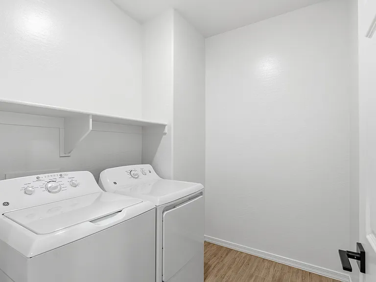 5528 W McNeil St — Photo 25