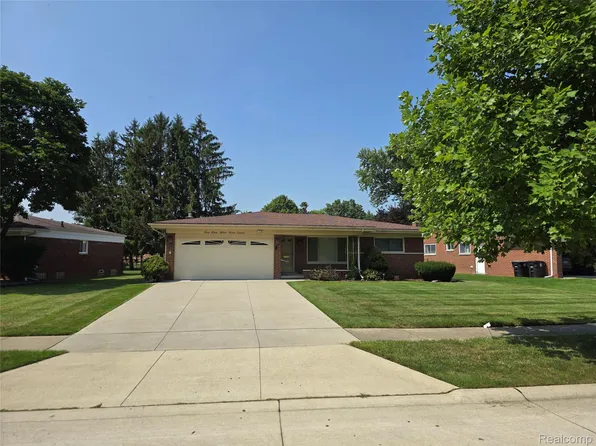 15597 Nola Cir, Livonia, MI 48154