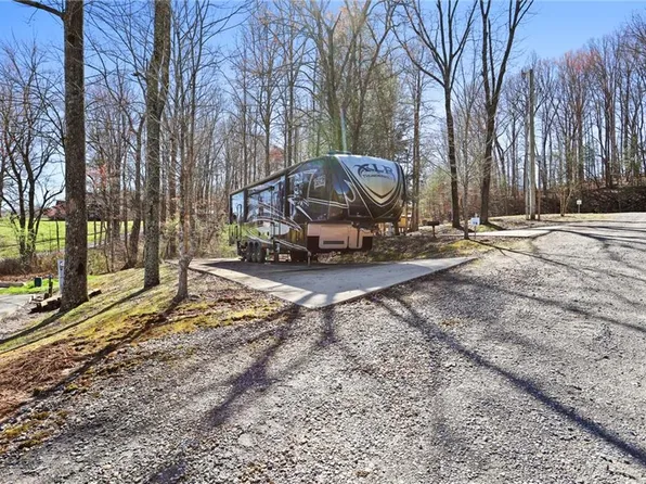 77 Mountain Meadows End, Morganton, GA 30560
