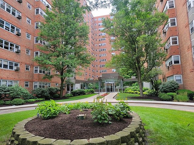 1st image of 4950 N Marine Dr APT 907