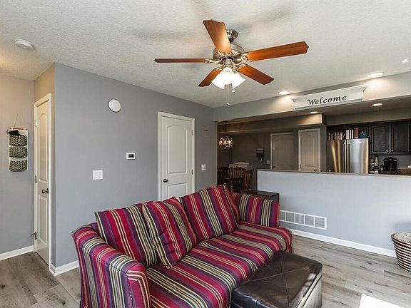 4th image of 4527 NE Milligan Ln