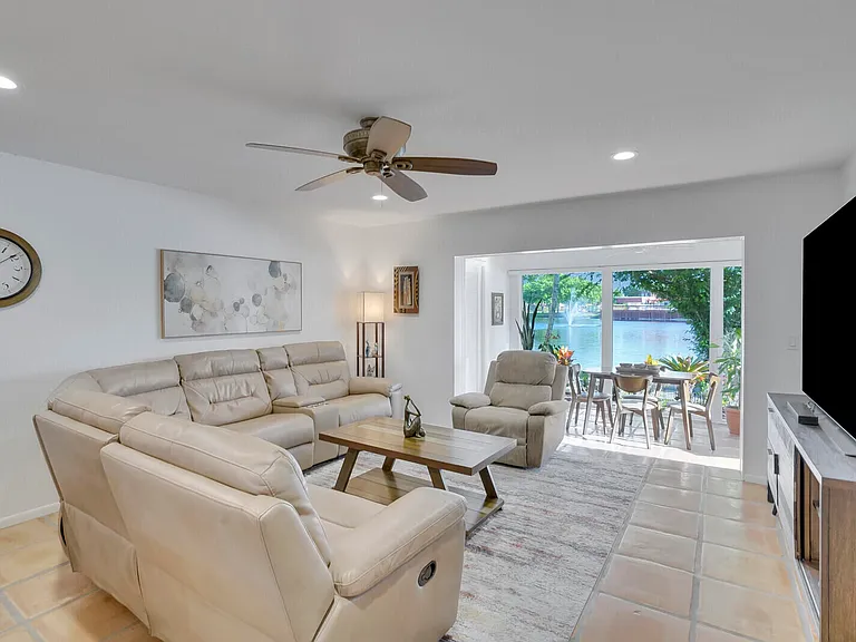 772 Nantucket Cir #B — Photo 10