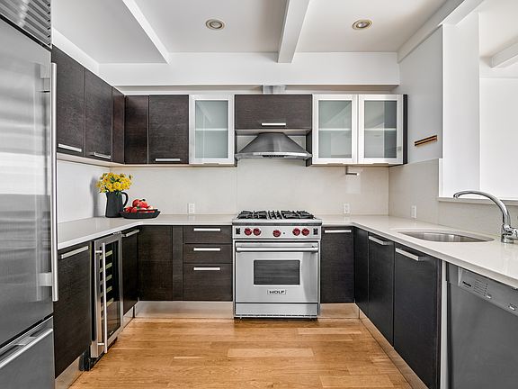 4th image of 525 E 12th St #3