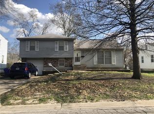 8215 E 133rd Ter, Grandview, MO 64030