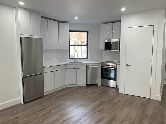 Rented by REAL New York | media 12