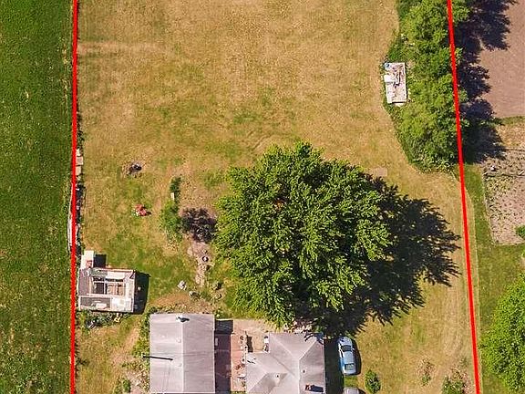 4th image of 145 W Belmont Ave