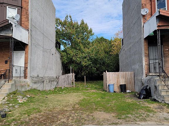 3rd image of 1127-29 W Erie Ave