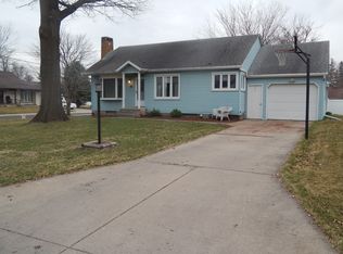 112 N Garfield St, Roanoke, IL