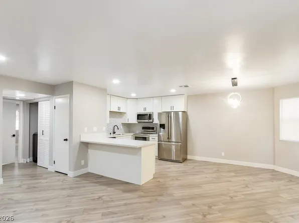 2720 Otter Creek Ct APT 202, Las Vegas, NV 89117