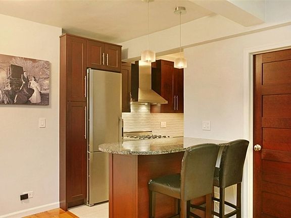 5th image of 240 E 46th St APT 6G