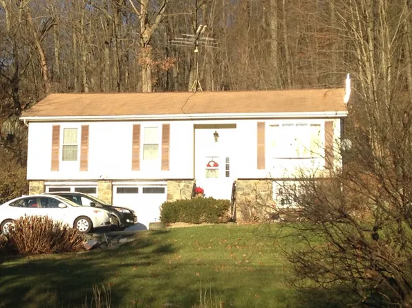 370 Hosner Mountain Rd, Stormville, NY 12582