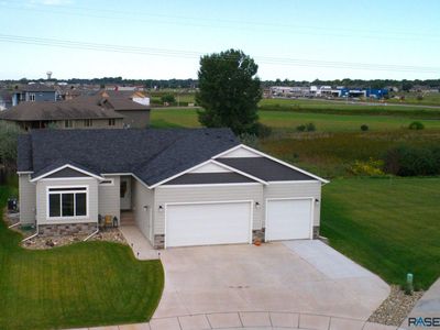 5201 S Spirea Ave, Sioux Falls, SD, 57108