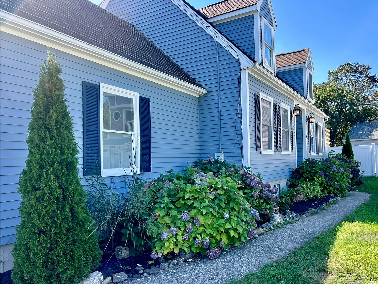 3 bed, 1800 sqft, $3,800 — Photo 3