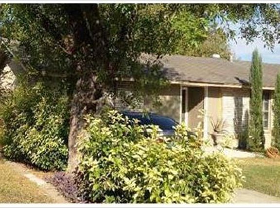 3rd image of 4815 Guadalajara Dr