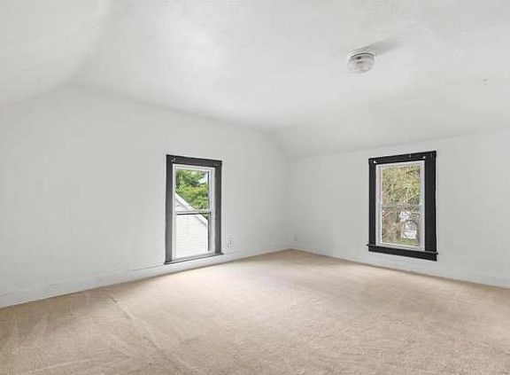 3rd image of 319 Plum St