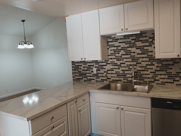 3rd image of 4970 Saddlerock Way
