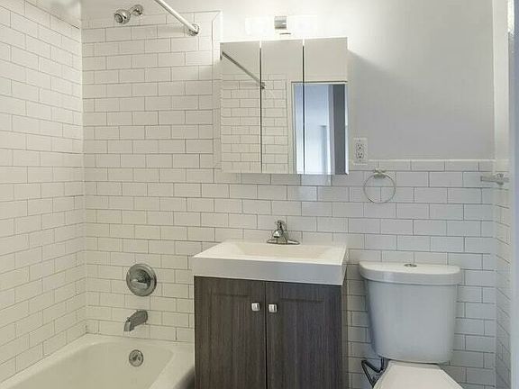 4th image of 1295 5th Ave APT 21E