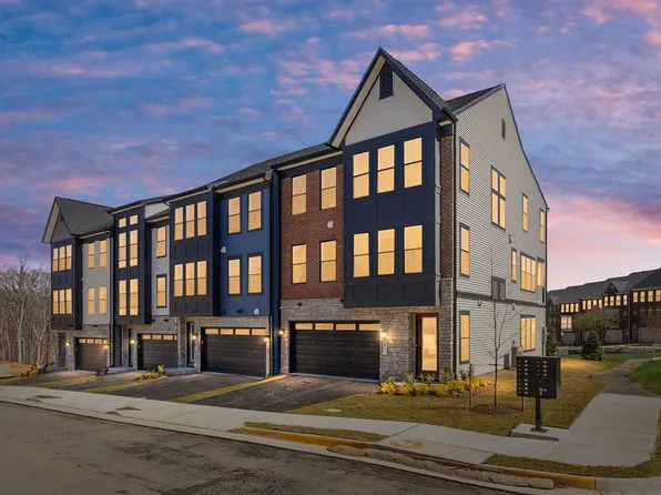 8454 Begonia Ln, Lorton, VA 22079
