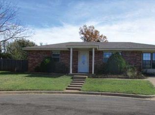 120 Elmwood Cir, Weatherford, OK 73096