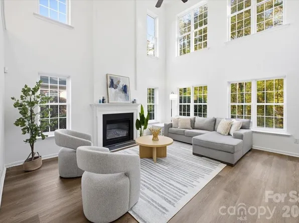 7709 Sedgebrook Dr E, Stanley, NC 28164