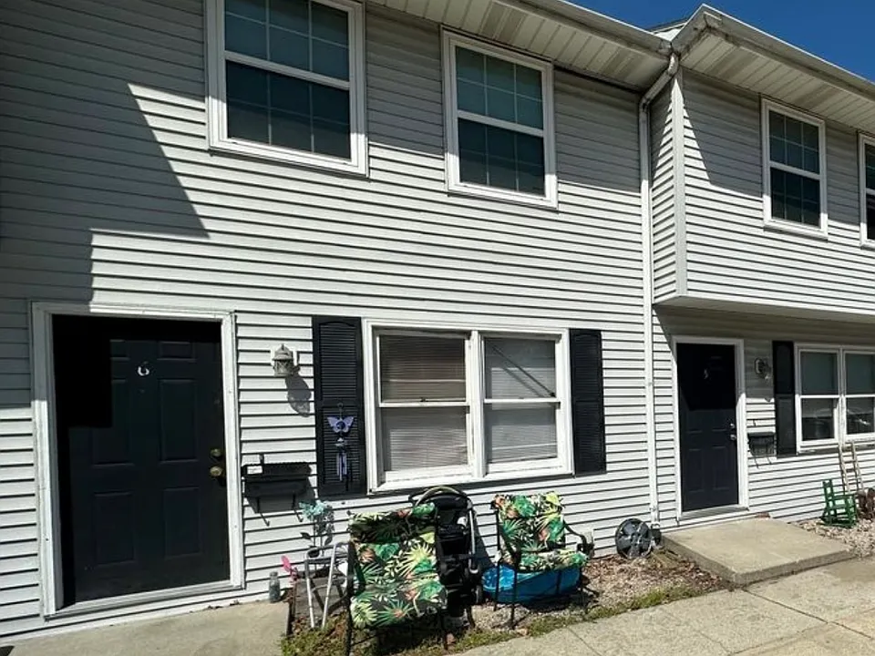 99 E Poplar St #5