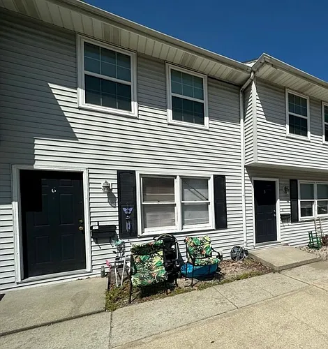 99 E Poplar St #5 Photo 1
