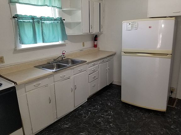 4th image of 1420 Corby Blvd