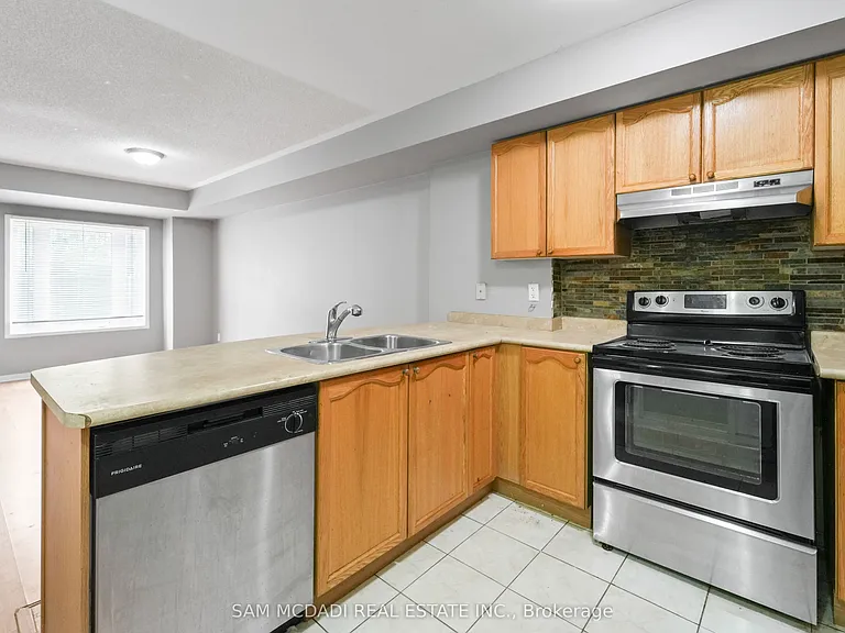 310 John St #170 — Photo 9