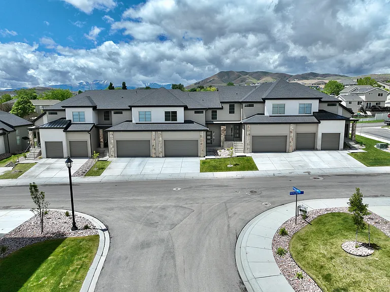 2057 N Harvest Village Ln — Photo 1