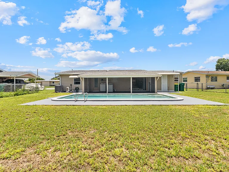 22312 Lasalle Rd — Photo 35