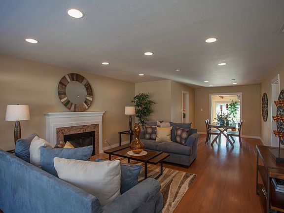 2nd image of 718 Buena Tierra Dr