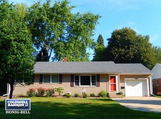 823 Hillcrest Ave, Sycamore, IL 60178