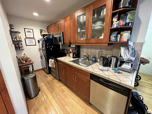 Rented by OvCo Realty | media 9