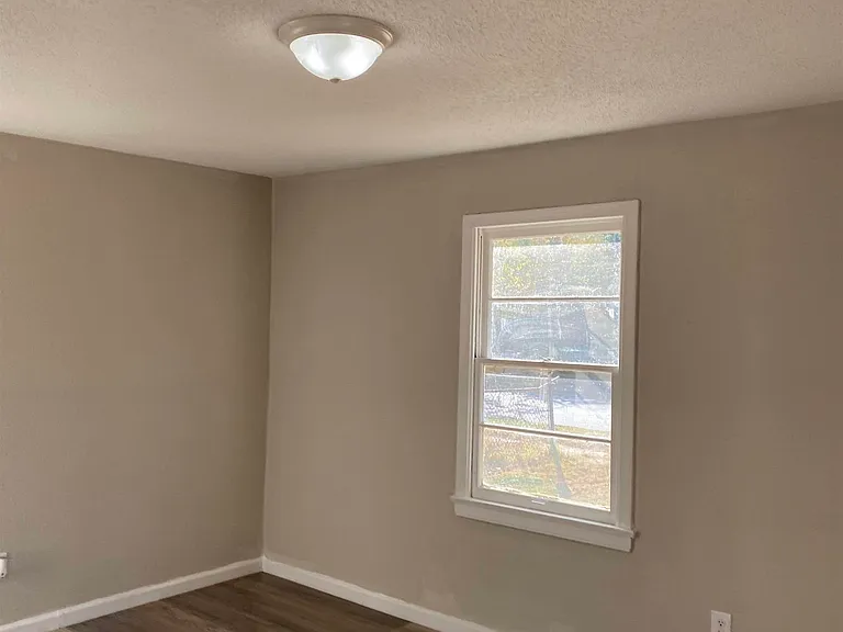 11 Shirley St — Photo 13