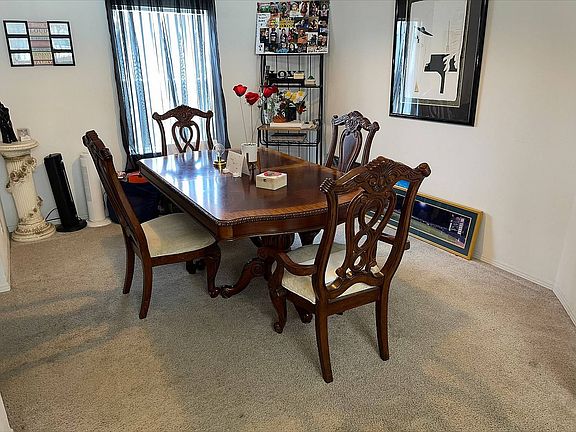 4th image of 580 Clover Ln
