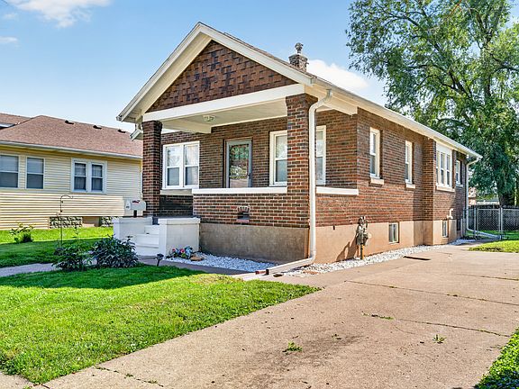 2nd image of 823 Pershing Blvd