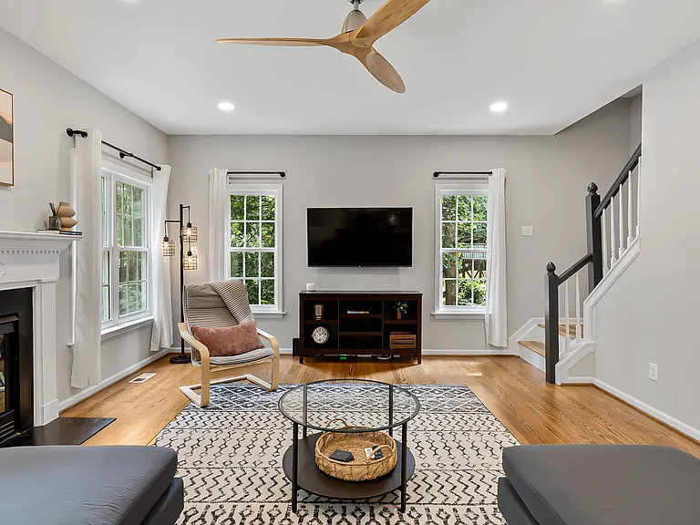 216 Echo Hills Ct — Photo 17