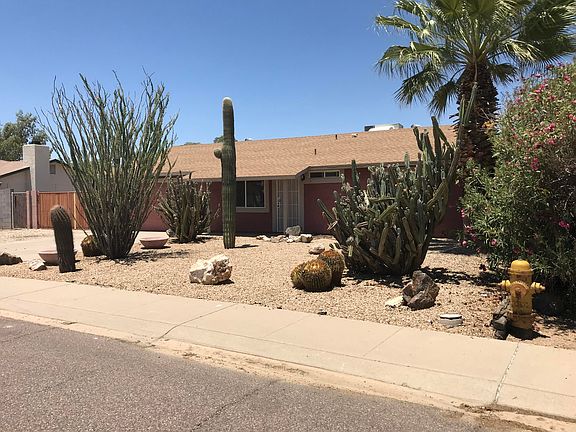 2nd image of 920 W Tonopah Dr