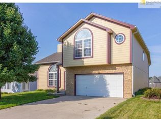 1128 N Viking Dr, Independence, MO 64056