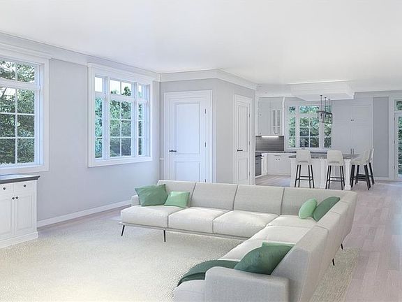 5th image of 1001 W Montrose St