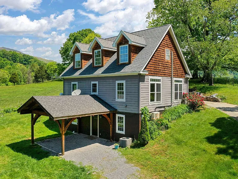 330 Sutton Branch Rd — Photo 1