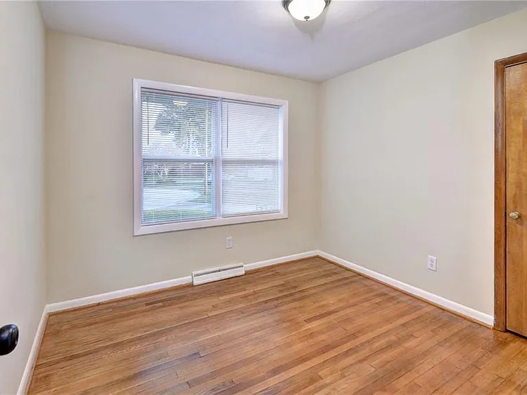 10 Whipple Dr — Photo 5