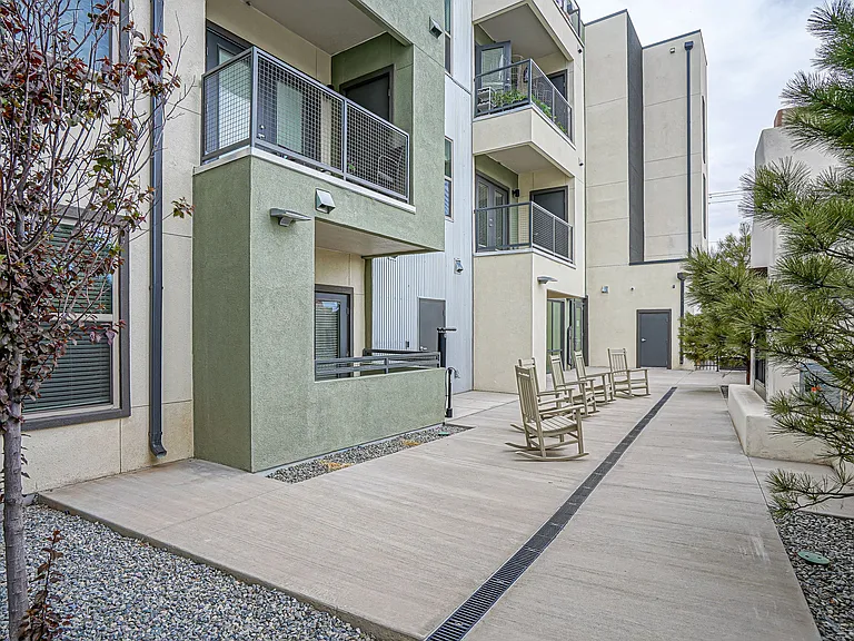 Capitol Flats — Photo 26