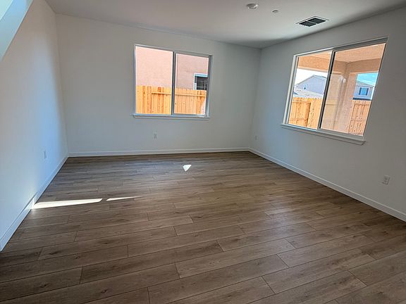 5th image of 3307 Edington Dr
