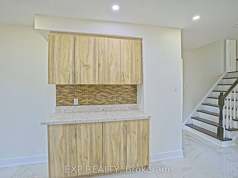 4 Fallway Rd #UPPER — Photo 11
