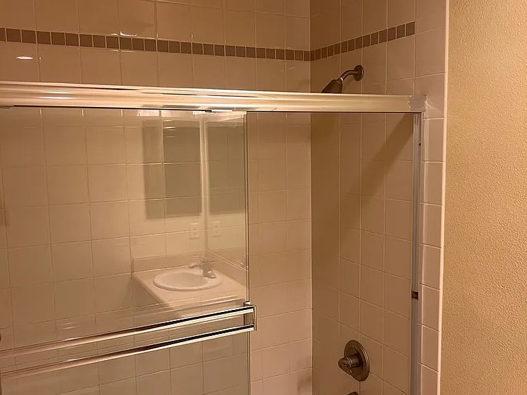 8503 Villa La Jolla Dr #C — Photo 32