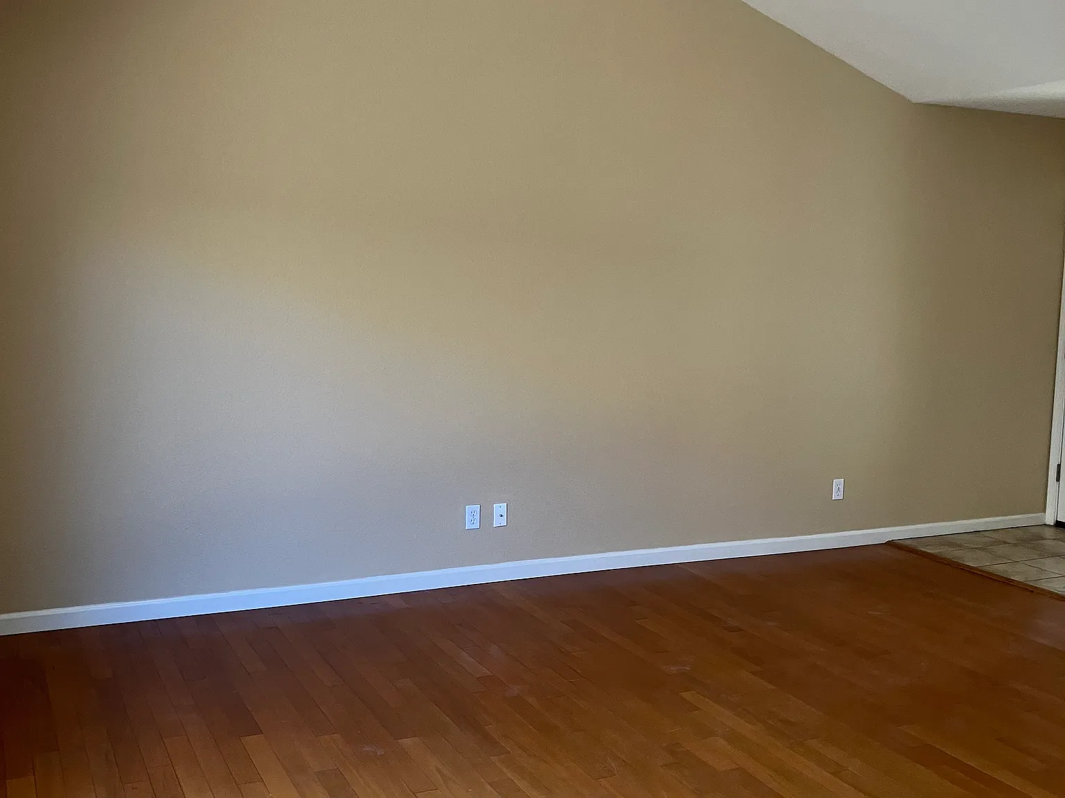 2 bed, 1100 sqft, $2,500 — Photo 4