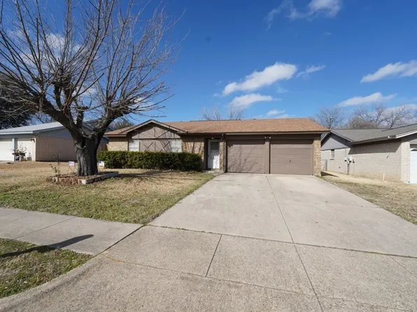 444 Edwards Dr, Saginaw, TX 76179