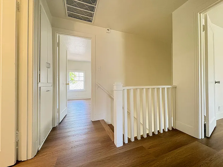 11 S Hutchins St — Photo 17