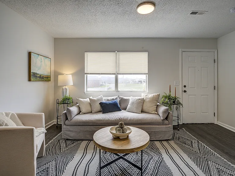 714 N North St #6 — Photo 4